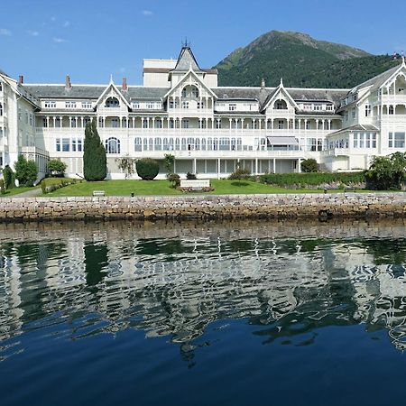 Balestrand Fjordapartments Holmen 19A Экстерьер фото
