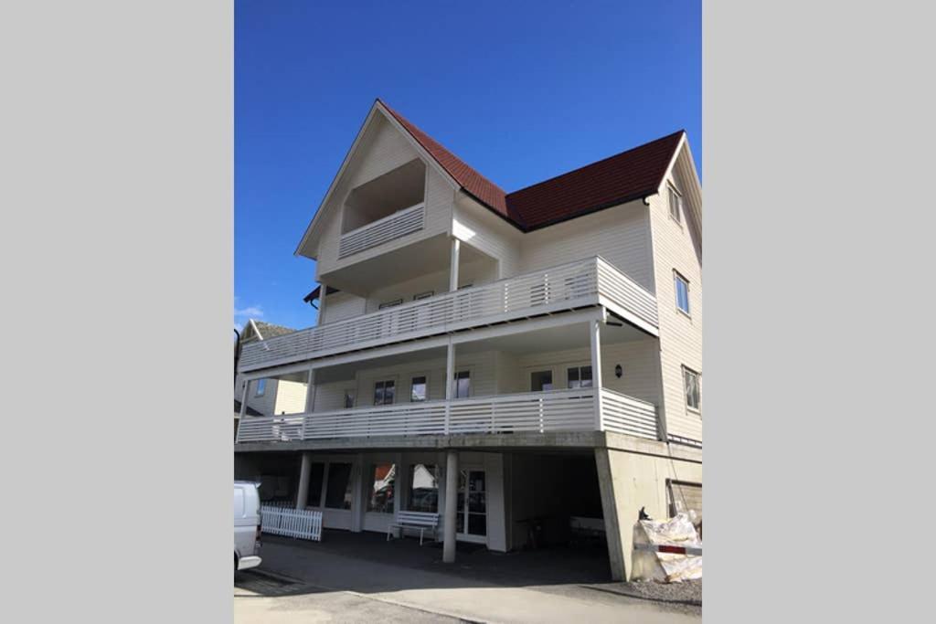 Balestrand Fjordapartments Holmen 19A Экстерьер фото