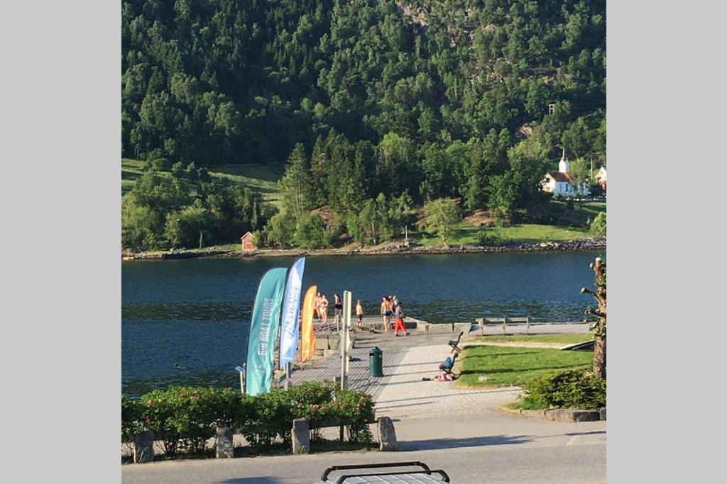 Balestrand Fjordapartments Holmen 19A Экстерьер фото