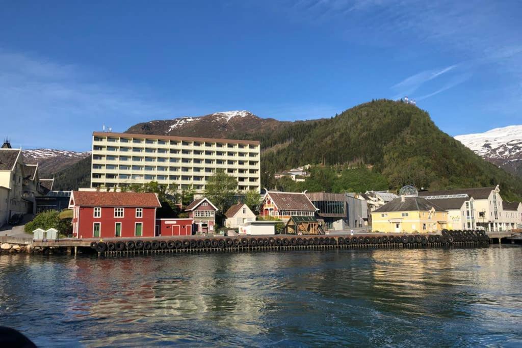Balestrand Fjordapartments Holmen 19A Экстерьер фото