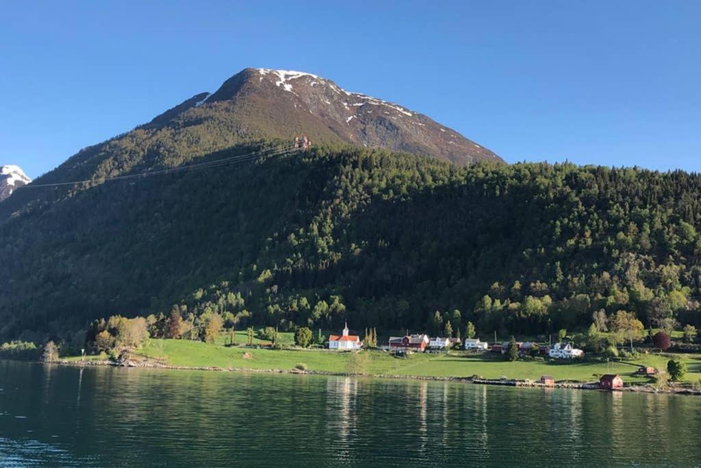 Balestrand Fjordapartments Holmen 19A Экстерьер фото