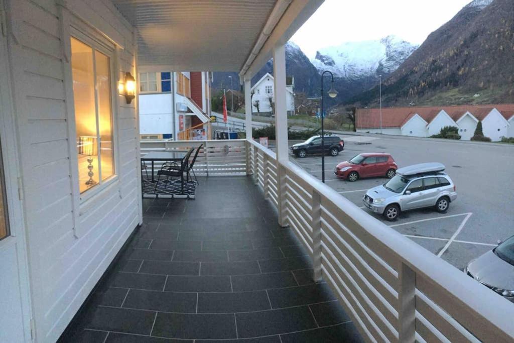 Balestrand Fjordapartments Holmen 19A Экстерьер фото