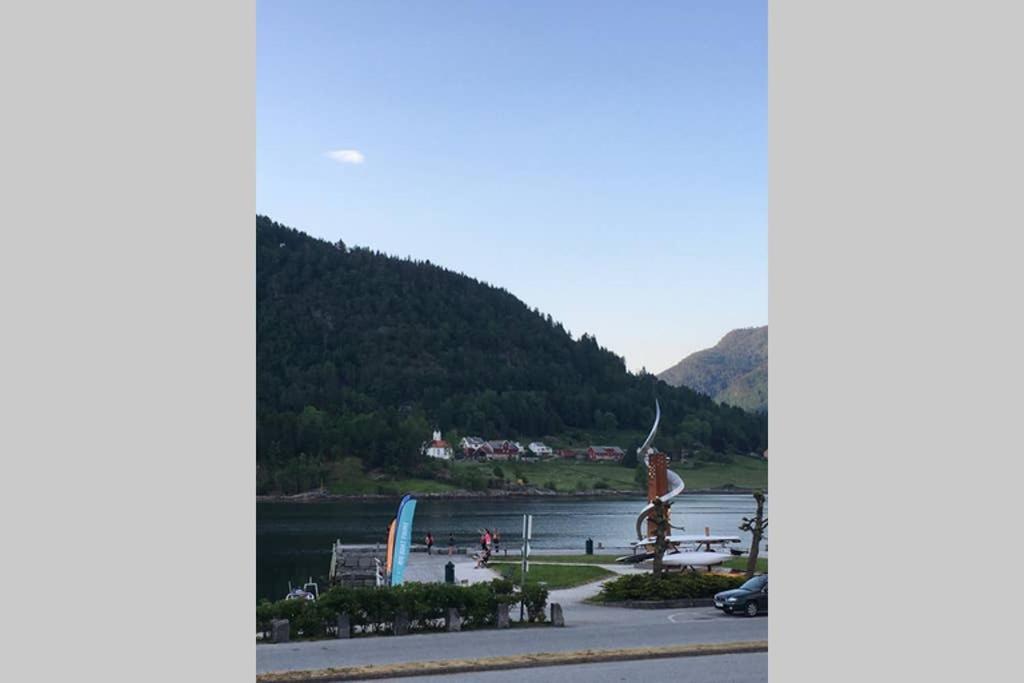 Balestrand Fjordapartments Holmen 19A Экстерьер фото