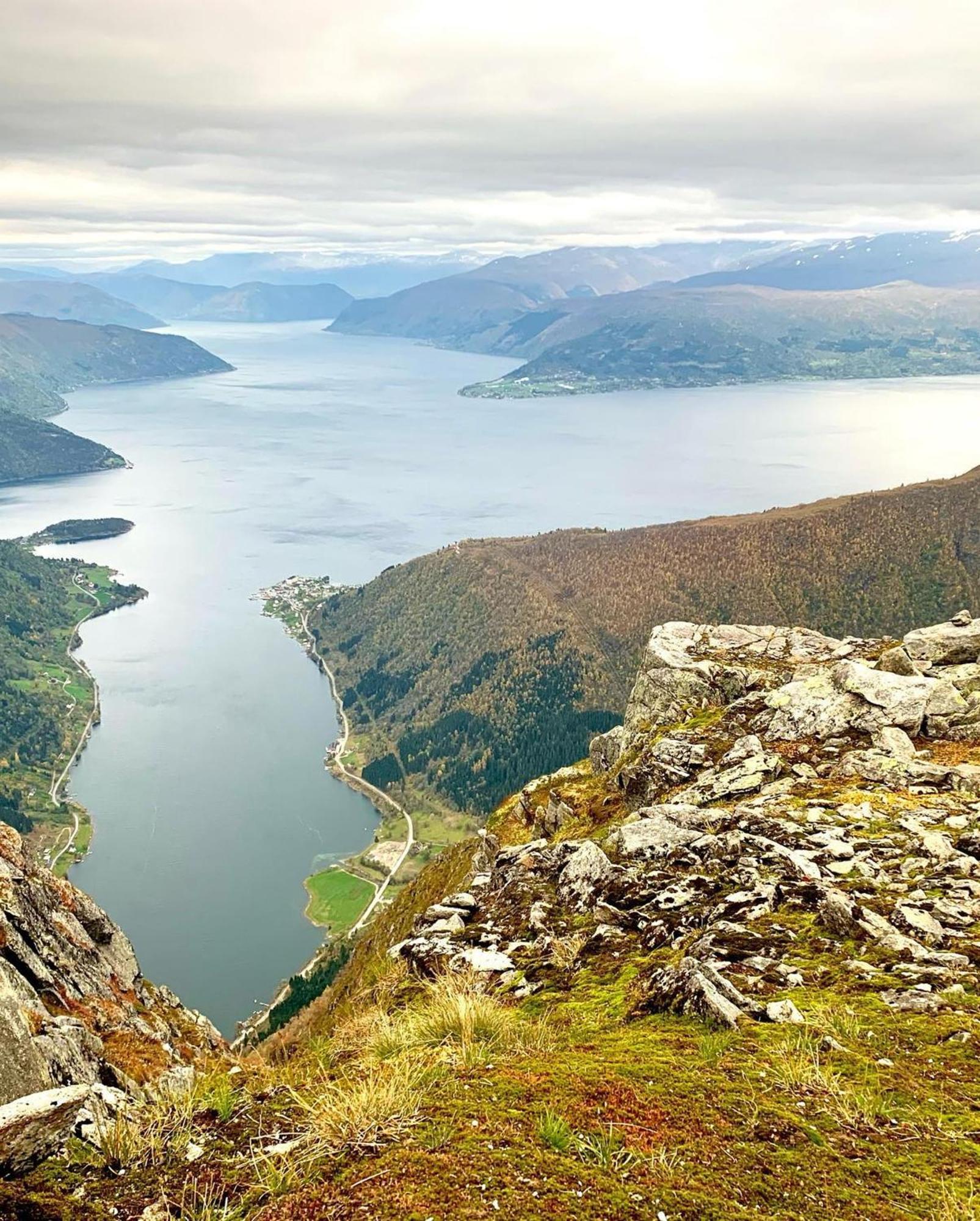 Balestrand Fjordapartments Holmen 19A Экстерьер фото